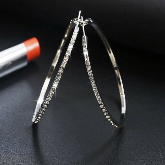 ❤️gorgeous simulated diamond silver hoop earrings - Picture 3 of 3